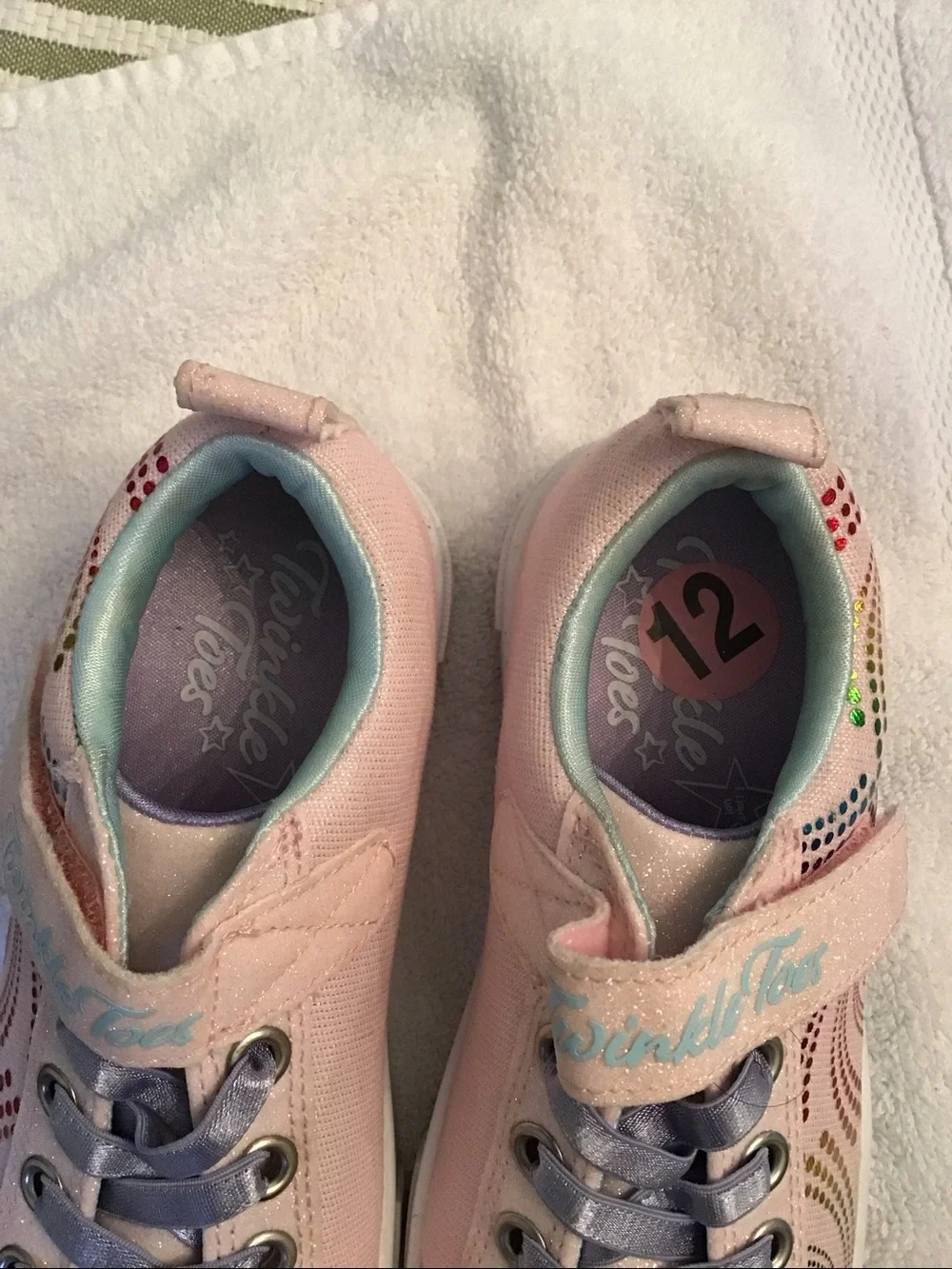 Skechers back school